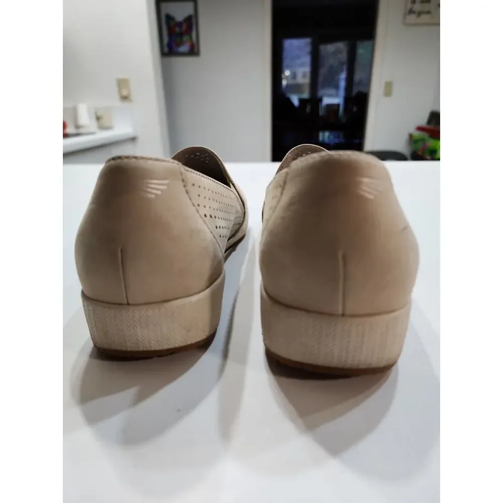Dansko Odina Women’s Shoes Size 37 / US 6.5-7 Beige Slip On Loafers
